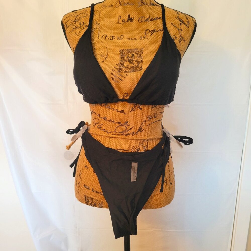 NWT Woman's black 2 piece bikini Size XL